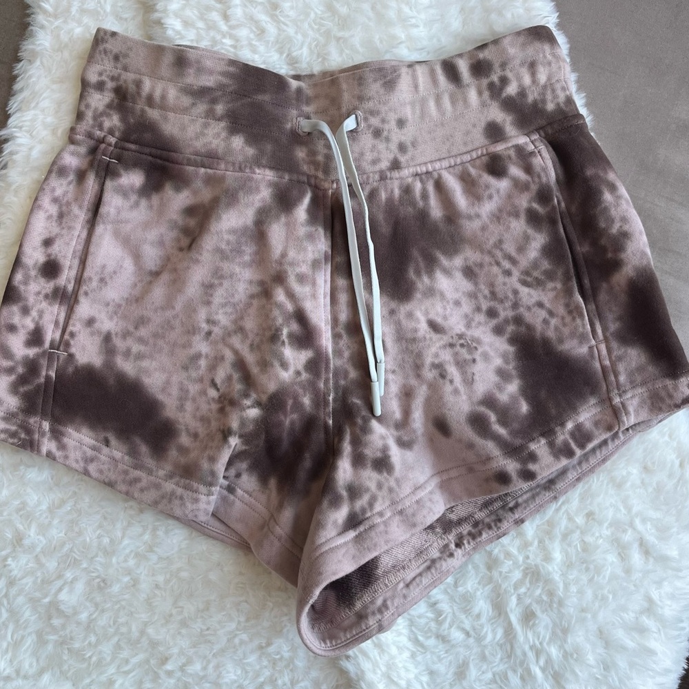 Inner Glow 3” HR Shorts